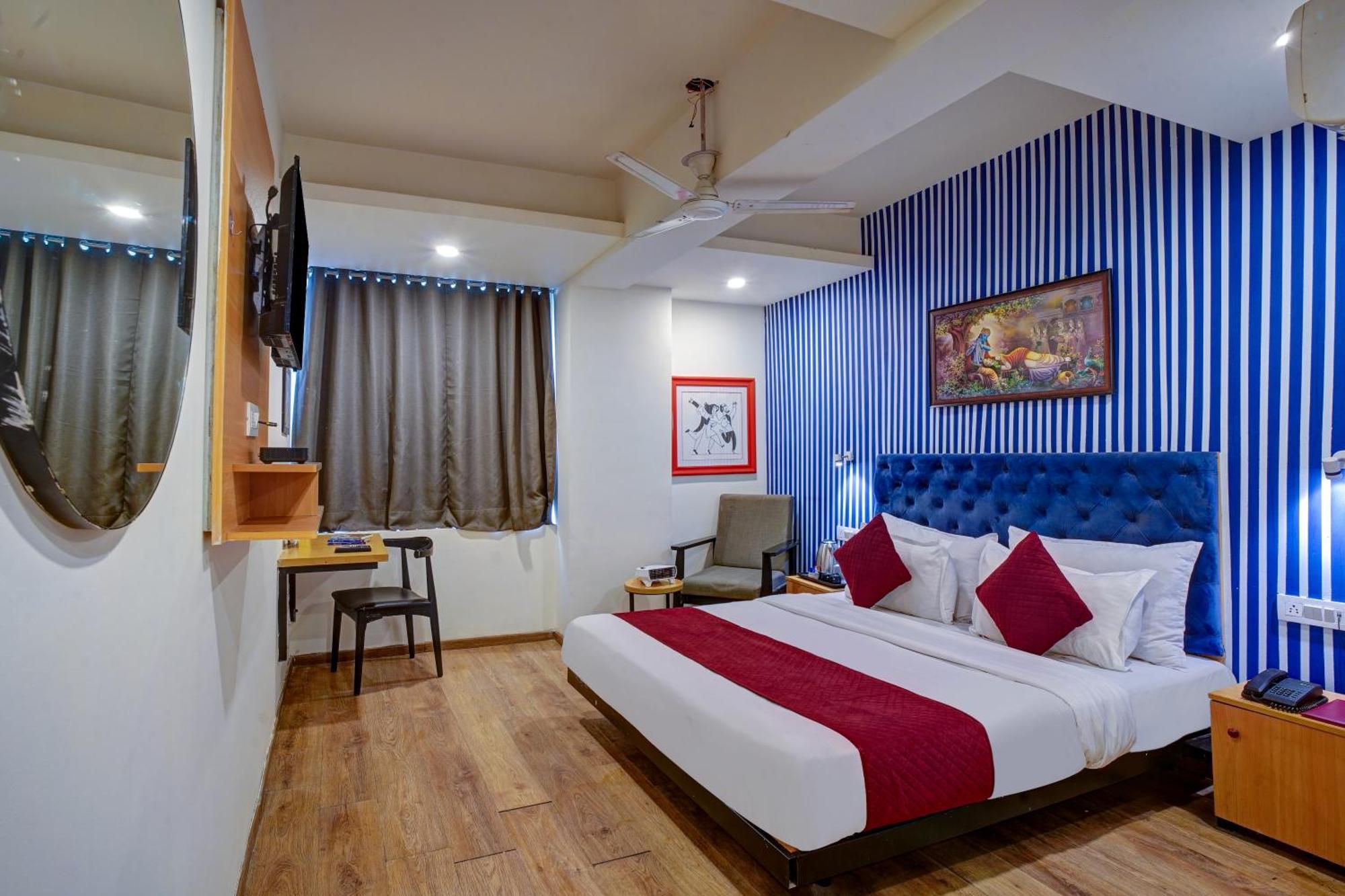 Aerostar Grand Near Yashobhoomi, Dwarka Hotel 3*